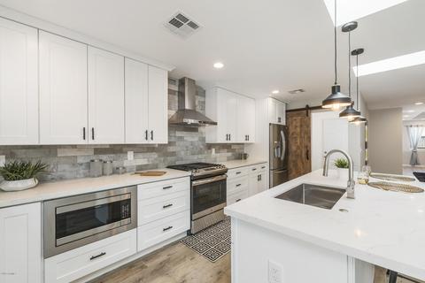 2940 E Avalon Dr, Phoenix, AZ 85016 photo 3
