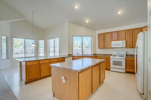 7427 S 25th Dr, Phoenix, AZ 85041 photo 10