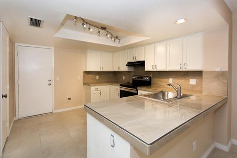 430 E Kerry Ln, Phoenix, AZ 85024 photo 2