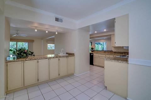1822 E Desert Park Ln, Phoenix, AZ 85020 photo 2