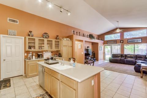 4105 E Lariat Ln, Phoenix, AZ 85050 photo 7