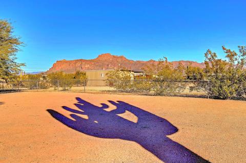 1823 S Hilton Rd, Apache Junction, AZ 85119 photo 2