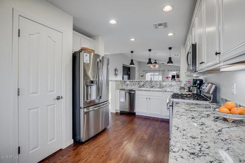 7958 S Sorrell Ln, Gilbert, AZ 85298 photo 8