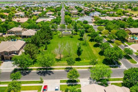 2910 E Comstock Dr, Gilbert, AZ 85296 photo 44