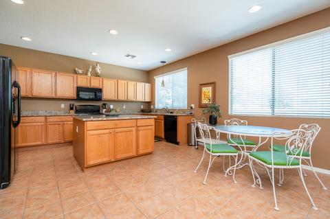 2910 E Comstock Dr, Gilbert, AZ 85296 photo 8