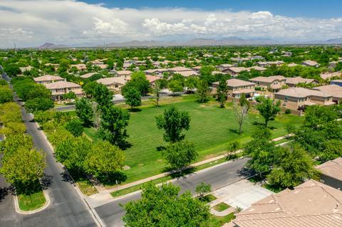 2910 E Comstock Dr, Gilbert, AZ 85296 photo 43