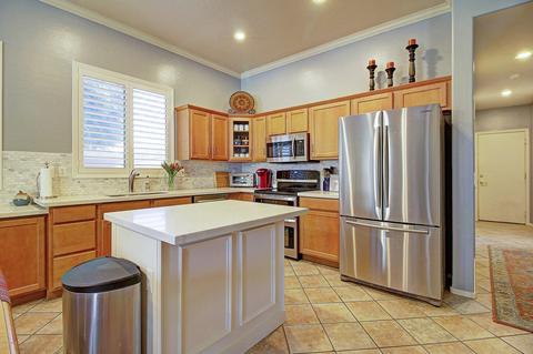25605 N Singbush Loop, Phoenix, AZ 85083 photo 2