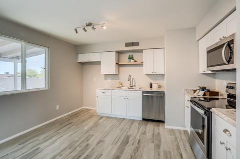 940 E Winston Dr, Phoenix, AZ 85042 photo 17