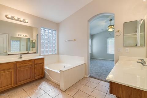 4220 E Seasons Cir, Gilbert, AZ 85297 photo 9