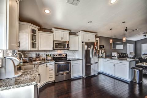 748 E Potter Dr, Phoenix, AZ 85024 photo 2
