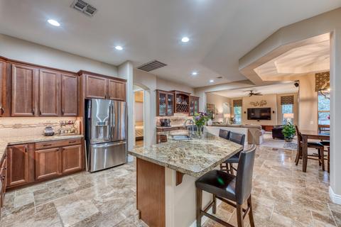 894 E County Down Dr, Chandler, AZ 85249 photo 4