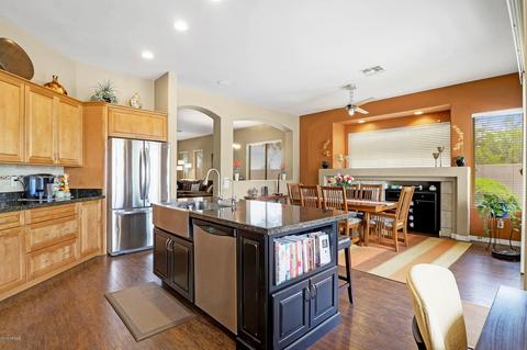 5220 E Patrick Ln, Phoenix, AZ 85054 photo 12