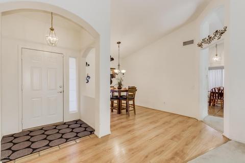 208 W Behrend Dr, Phoenix, AZ 85027 photo 3