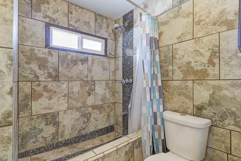 8010 W Earll Dr, Phoenix, AZ 85033 photo 9