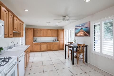 2042 W Aster Dr, Phoenix, AZ 85029 photo 4
