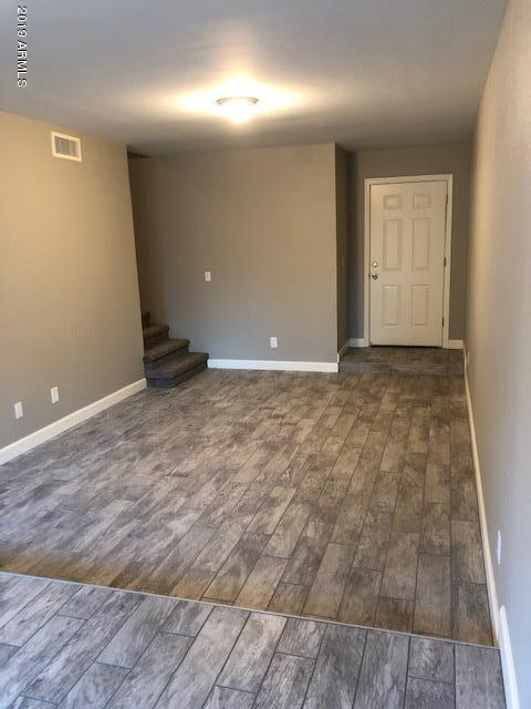 239 E Vine Cir, Mesa, AZ 85210 photo 2