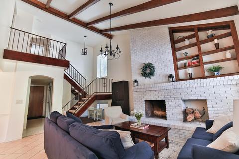 271 E Kroll Dr, Gilbert, AZ 85234 photo 4