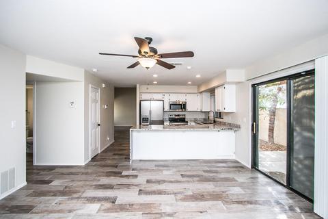 1124 E Rose Ln #16, Phoenix, AZ 85014 photo 9