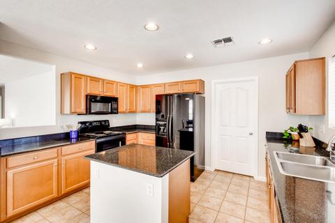 906 E Gwen St, Phoenix, AZ 85042 photo 4