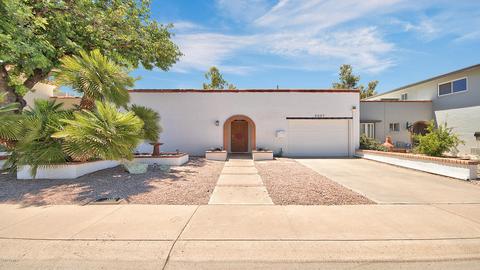 2067 E Cairo Dr, Tempe, AZ 85282 photo 1