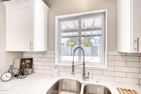 1832 E Crittenden Ln, Phoenix, AZ 85016 photo 11