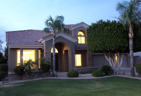 1534 E Catamaran Dr, Gilbert, AZ 85234 photo 1