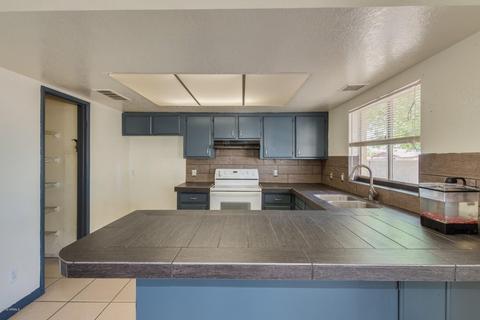 1902 E Desert Dr, Phoenix, AZ 85042 photo 8