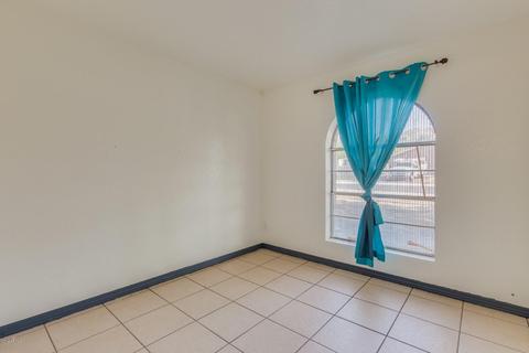 1902 E Desert Dr, Phoenix, AZ 85042 photo 13