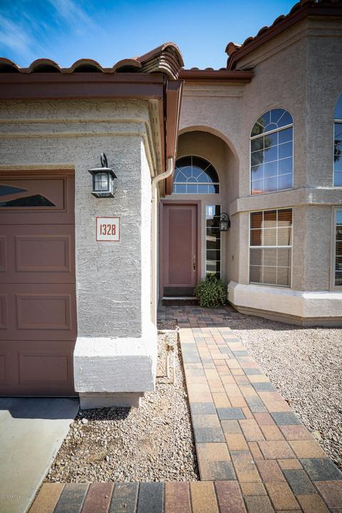 1328 E Horseshoe Ave, Gilbert, AZ 85296 photo 2