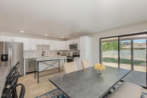 3553 E Winchcomb Dr, Phoenix, AZ 85032 photo 7