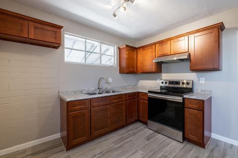 1425 E Paseo Way, Phoenix, AZ 85042 photo 9