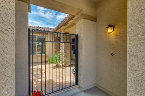 2481 E Carob Dr, Gilbert, AZ 85298 photo 4