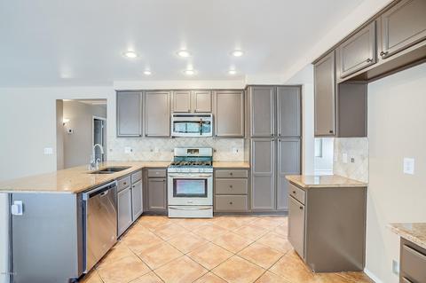 4607 E Lavender Ln, Phoenix, AZ 85044 photo 2