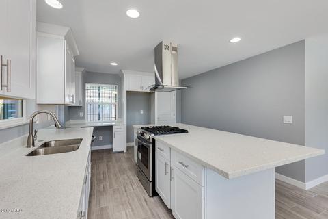1758 E Sunland Ave, Phoenix, AZ 85040 photo 2