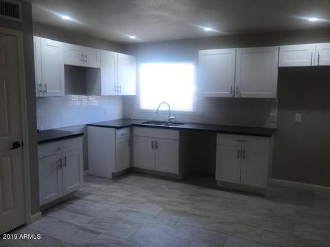 514 E Desert Dr, Phoenix, AZ 85042 photo 2