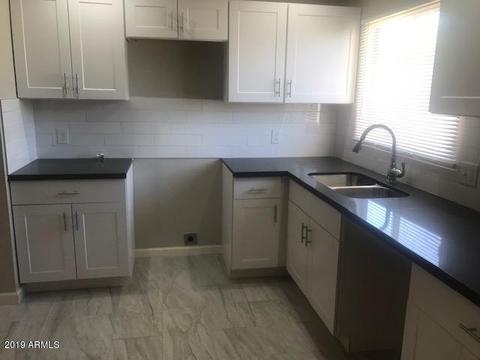514 E Desert Dr, Phoenix, AZ 85042 photo 8