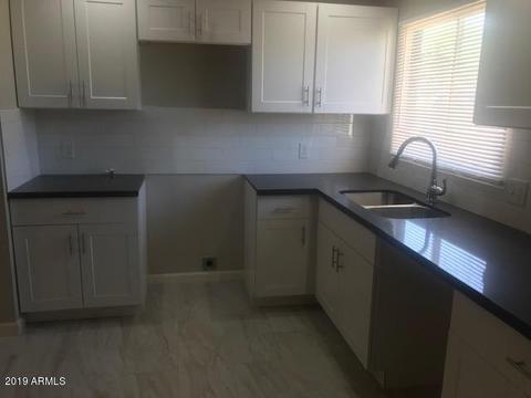 514 E Desert Dr, Phoenix, AZ 85042 photo 9