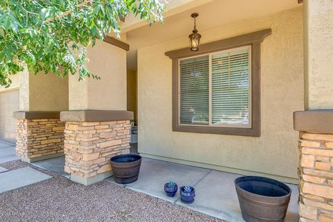 4837 S Summit Ct, Gilbert, AZ 85298 photo 2