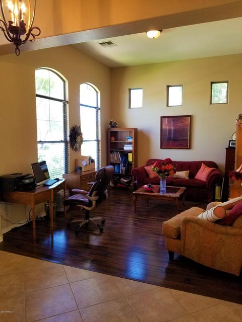 279 E Frances Ln, Gilbert, AZ 85295 photo 9