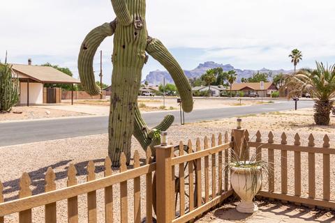 749 E Peppertree Ave, Apache Junction, AZ 85119 photo 6