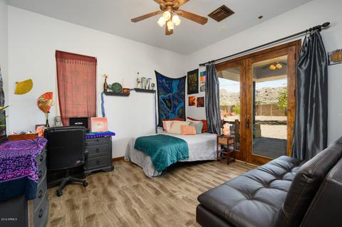 2015 E Desert Ln, Phoenix, AZ 85042 photo 17