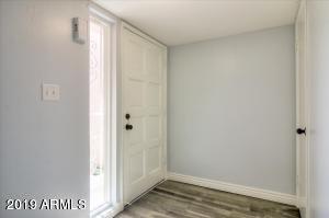 1902 S River Dr, Tempe, AZ 85281 photo 2