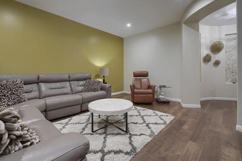 3911 E Cat Balue Dr, Phoenix, AZ 85050 photo 9