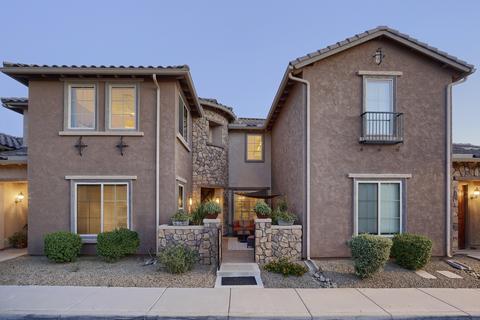 3911 E Cat Balue Dr, Phoenix, AZ 85050 photo 1