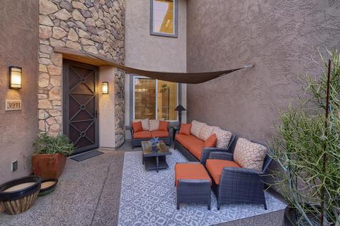 3911 E Cat Balue Dr, Phoenix, AZ 85050 photo 4