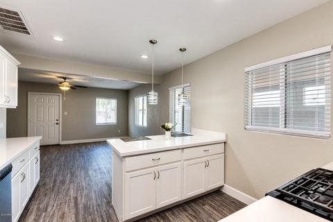 385 E Weldon Ave, Phoenix, AZ 85012 photo 3