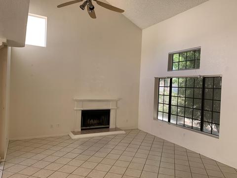 3302 E Longhorn Dr, Phoenix, AZ 85050 photo 2