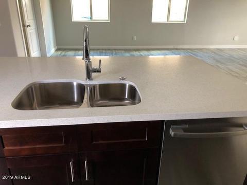 2746 E Chipman Rd, Phoenix, AZ 85040 photo 4