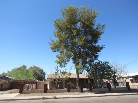 740 E Wier Ave, Phoenix, AZ 85040 photo 2