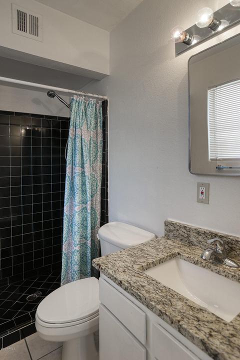 3821 E Mercer Ln, Phoenix, AZ 85028 photo 9
